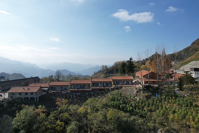 15、湖北鄖陽(yáng)云蓋寺綠松石國(guó)家礦山公園-(2).jpg